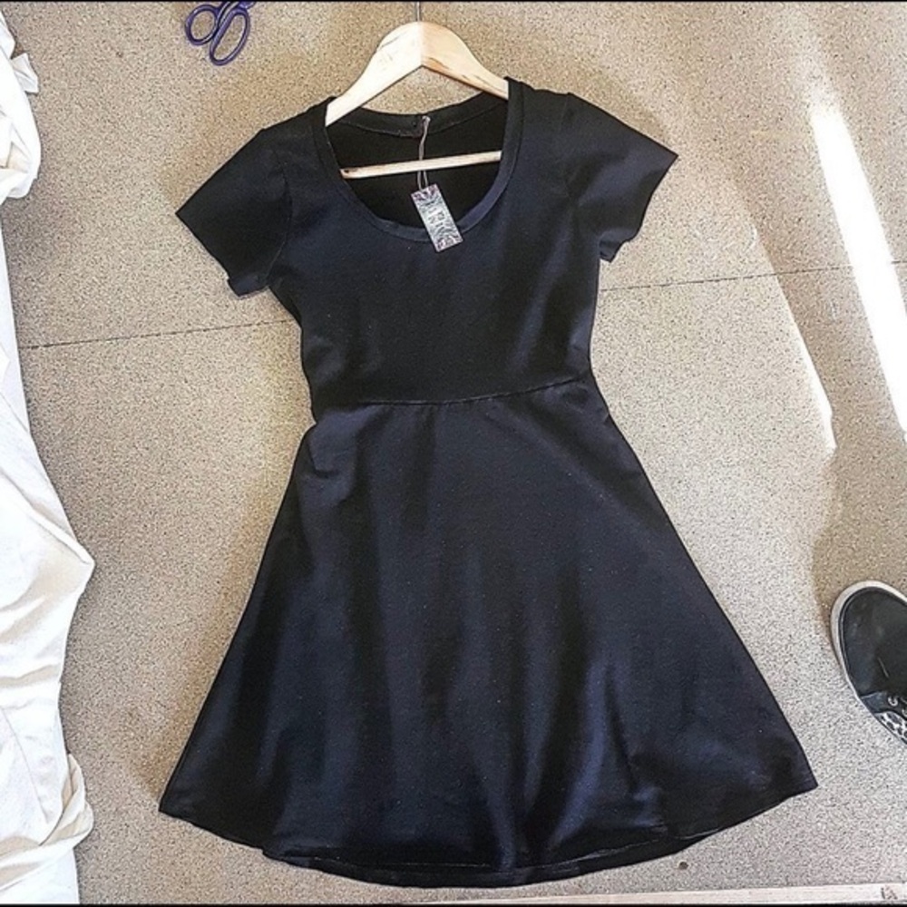 This World Black Heze Dress Short Sleeve Small